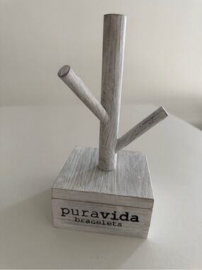 Pura Vida White Wood Bracelet Stand
